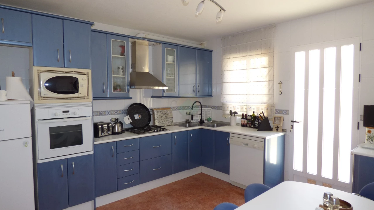 3 Bedroom Semi - Detached House For Sale | PAL02