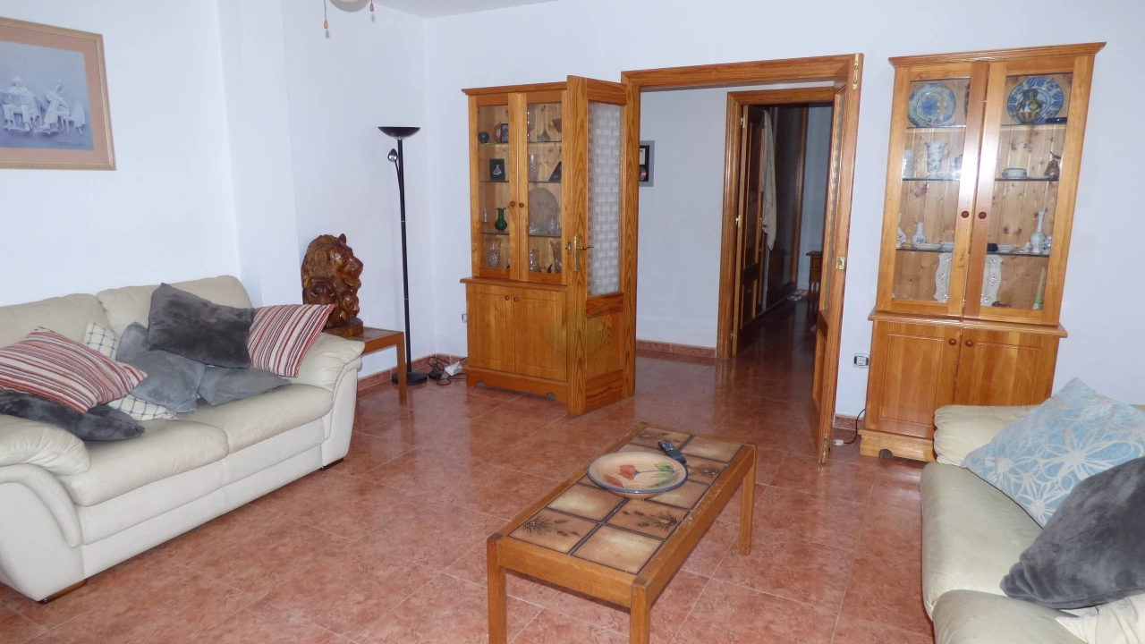 3 Bedroom Semi - Detached House For Sale | PAL02