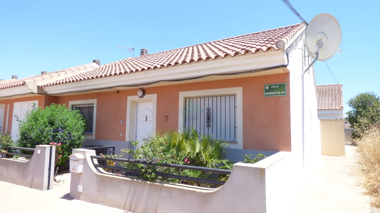 3 Bedroom Semi - Detached House For Sale | PAL02