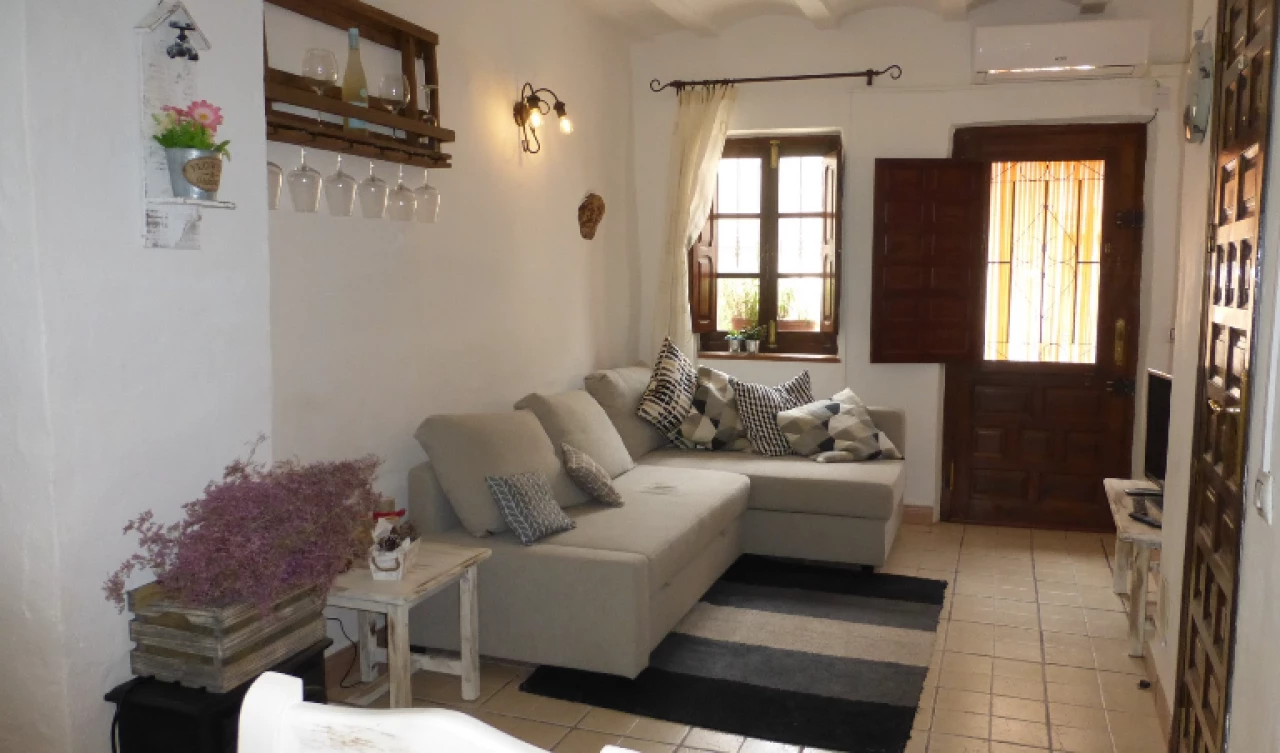 2 Bedroom Town House For Sale | PIN11