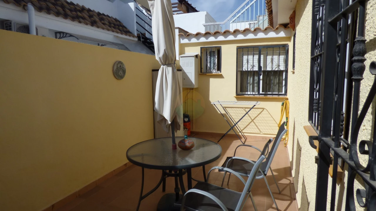 2 bedroom 2 bathroom Terraced For sale. | RED333