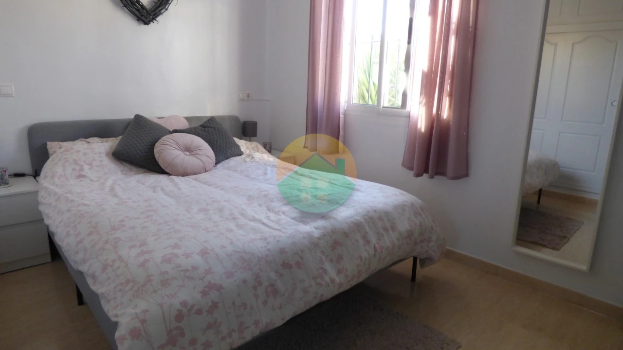 2 bedroom Terraced For sale | RED369
