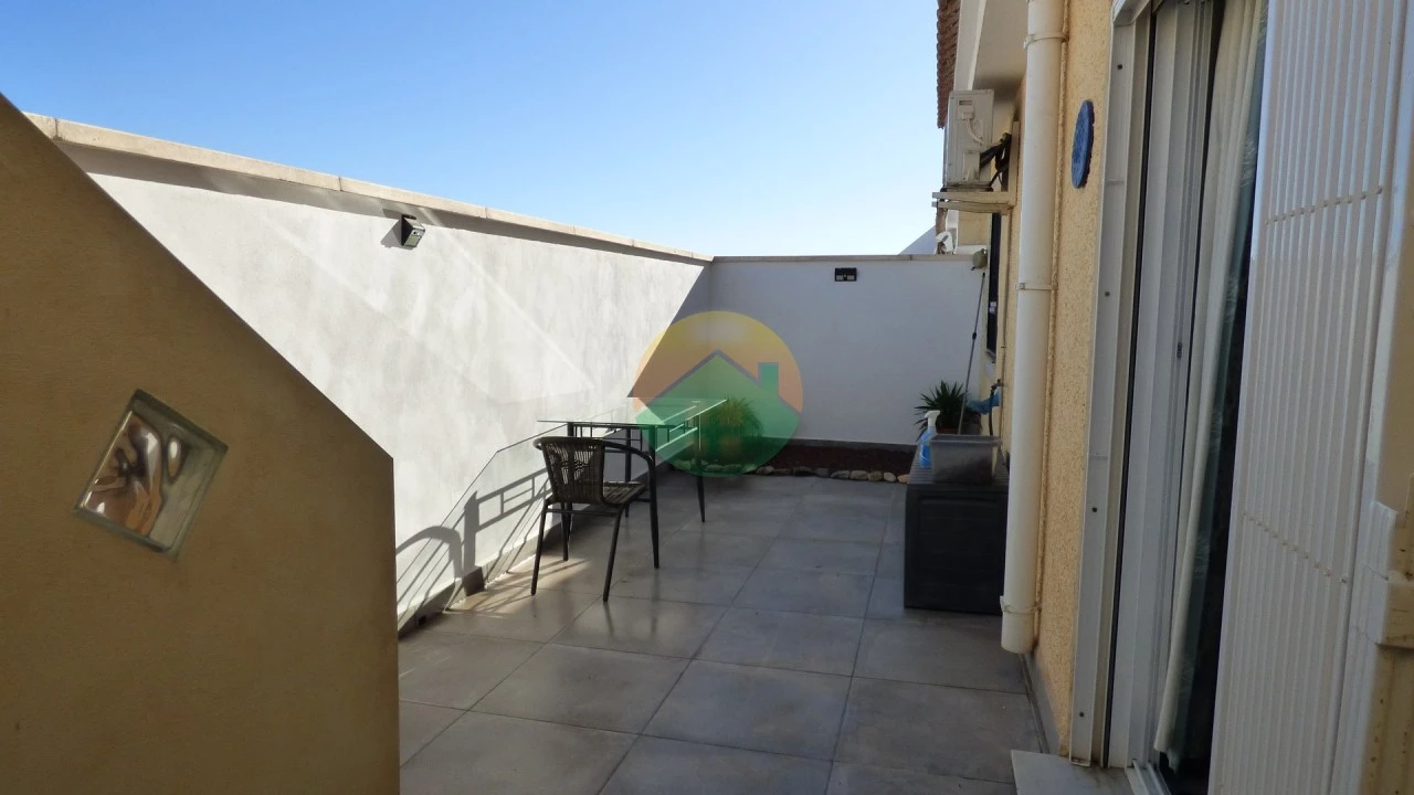 2 bedroom Terraced For sale | RED369