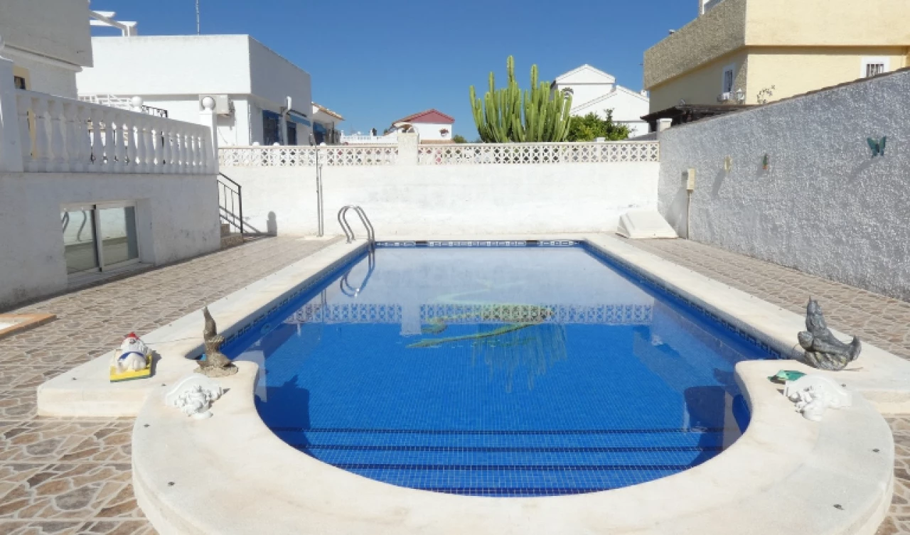2 Bedroom Detached For Sale | ROA335