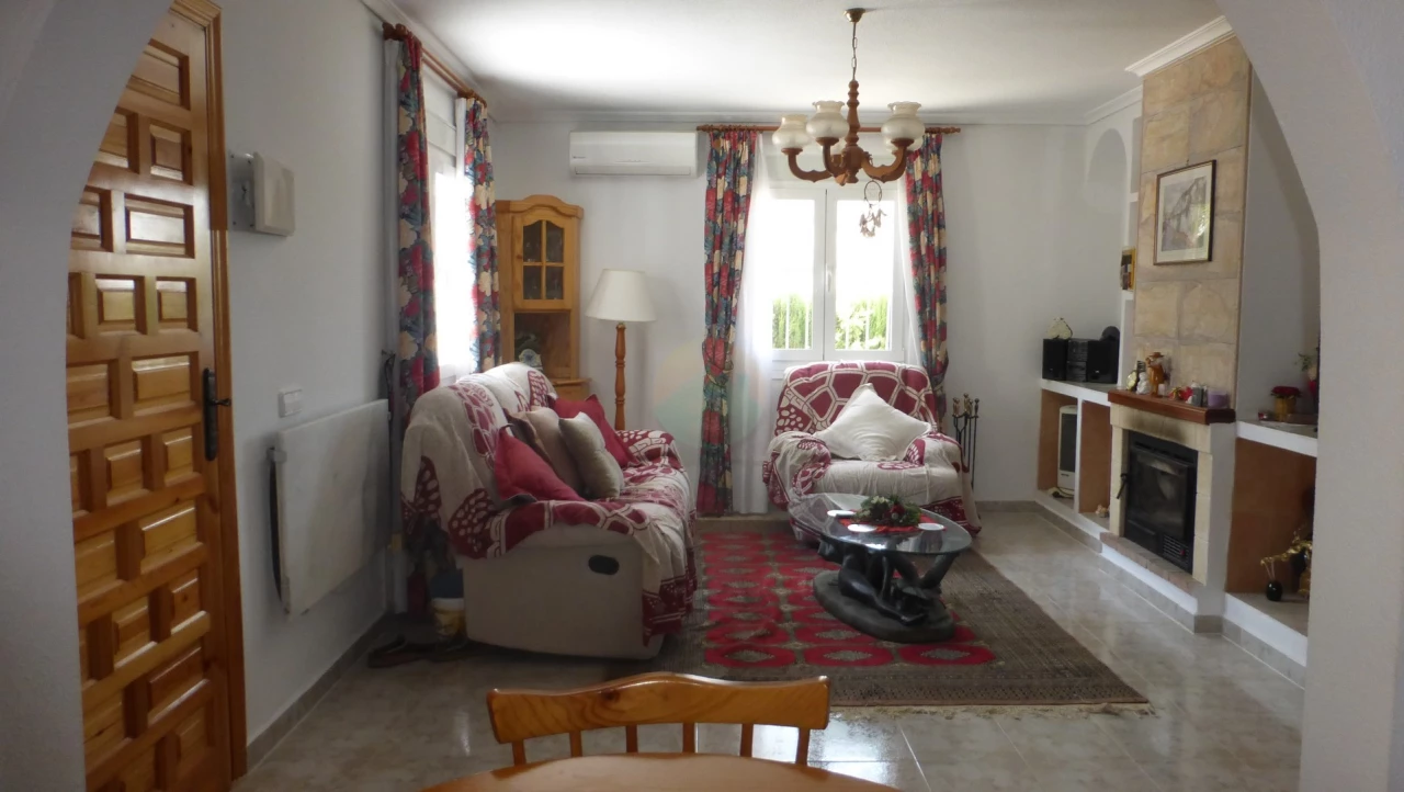 2 Bedroom Detached For Sale | ROA372