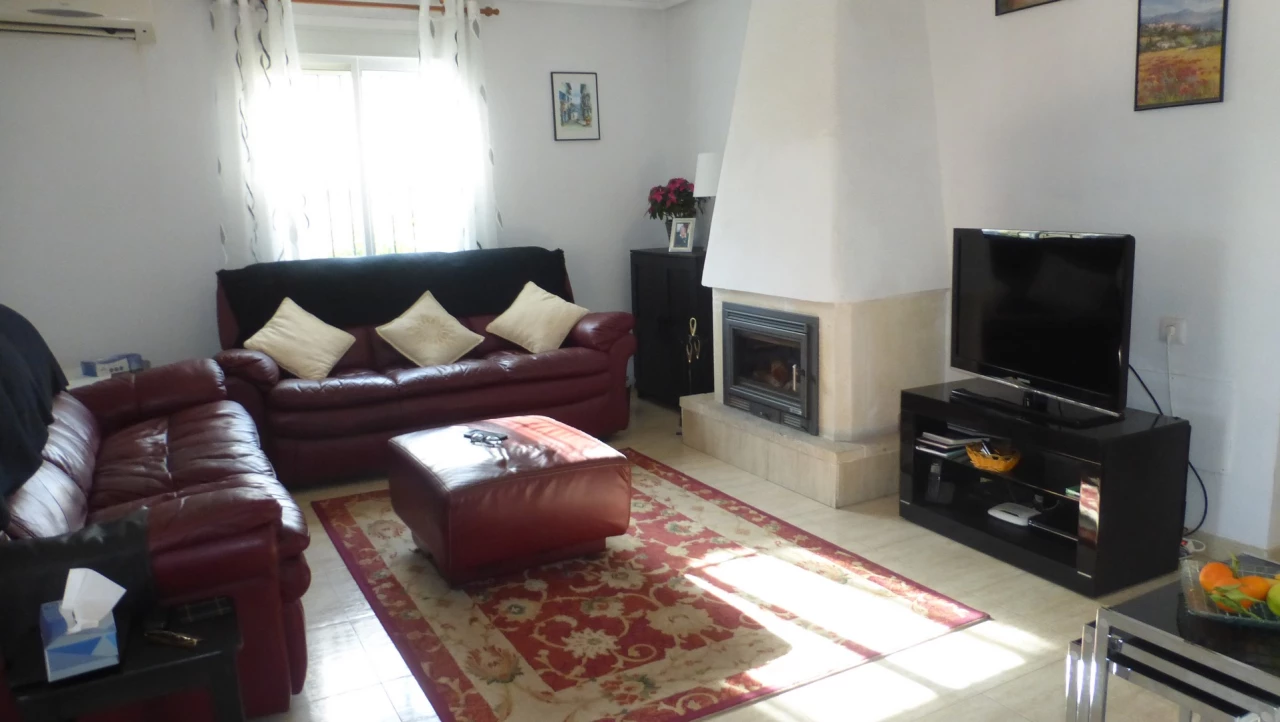 2 Bedroom Detached For Sale | ROC367