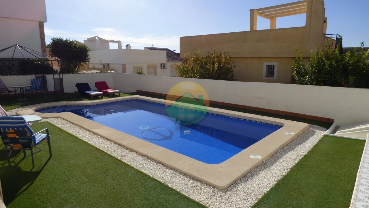 3 bedroom Detached villa For sale | ROD384