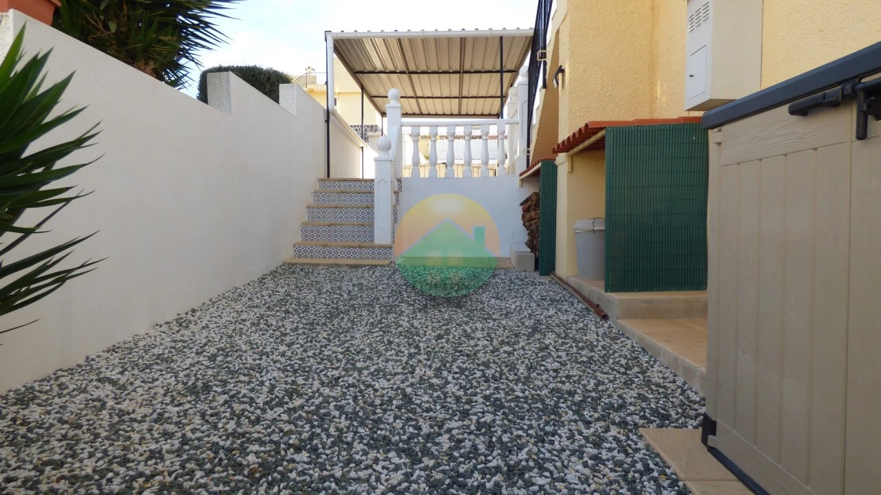 3 bedroom Detached villa For sale | ROD384