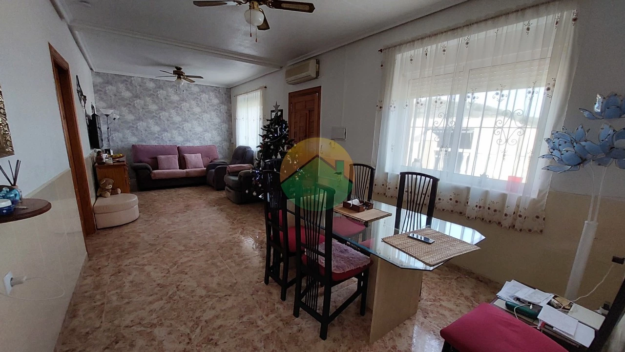 3 Bedroom Country house For sale | TAL04