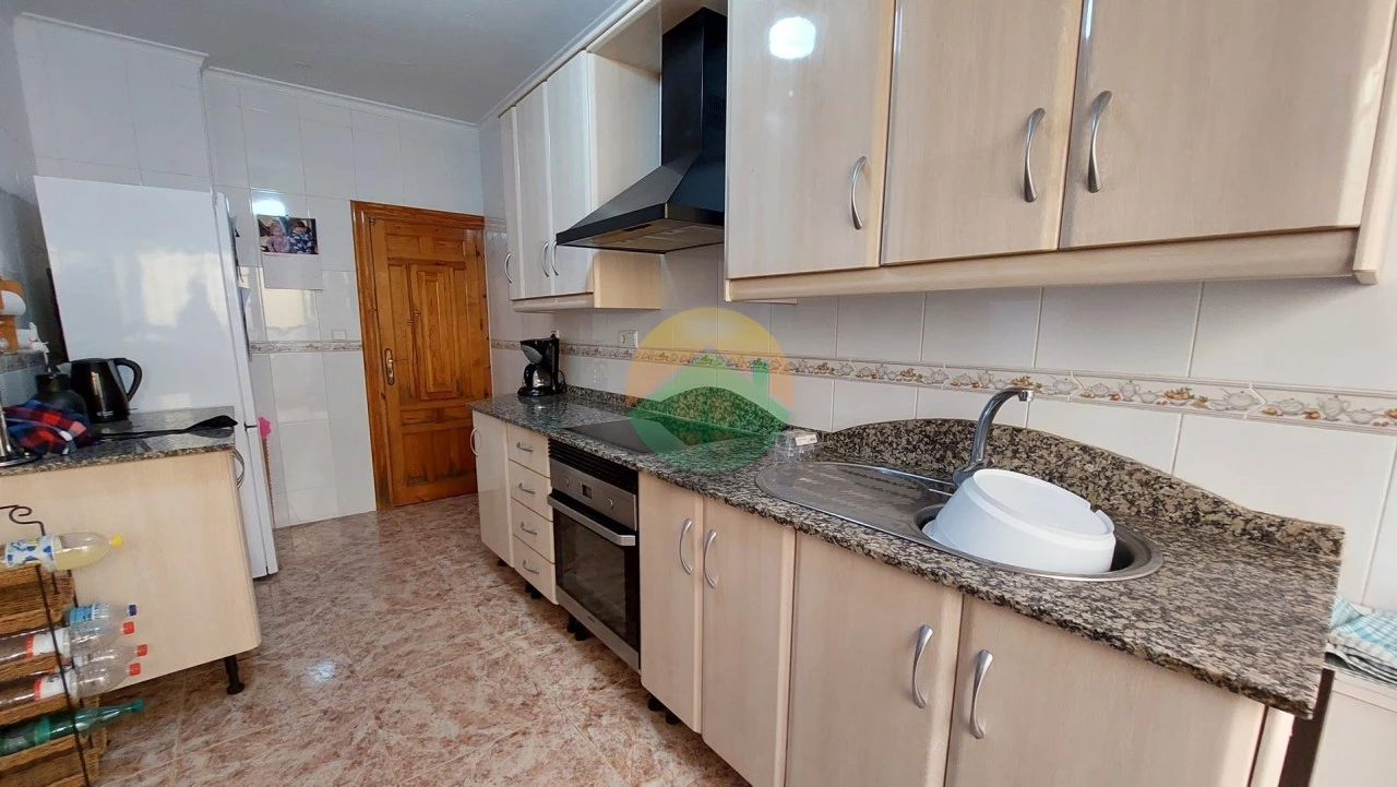 3 Bedroom Country house For sale | TAL04