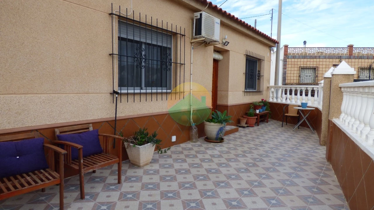 3 Bedroom Country house For sale | TAL04