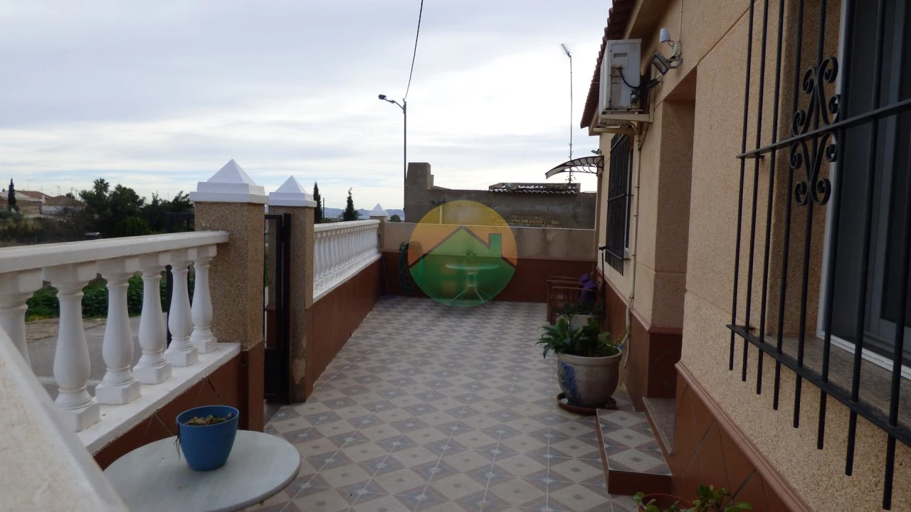 3 Bedroom Country house For sale | TAL04