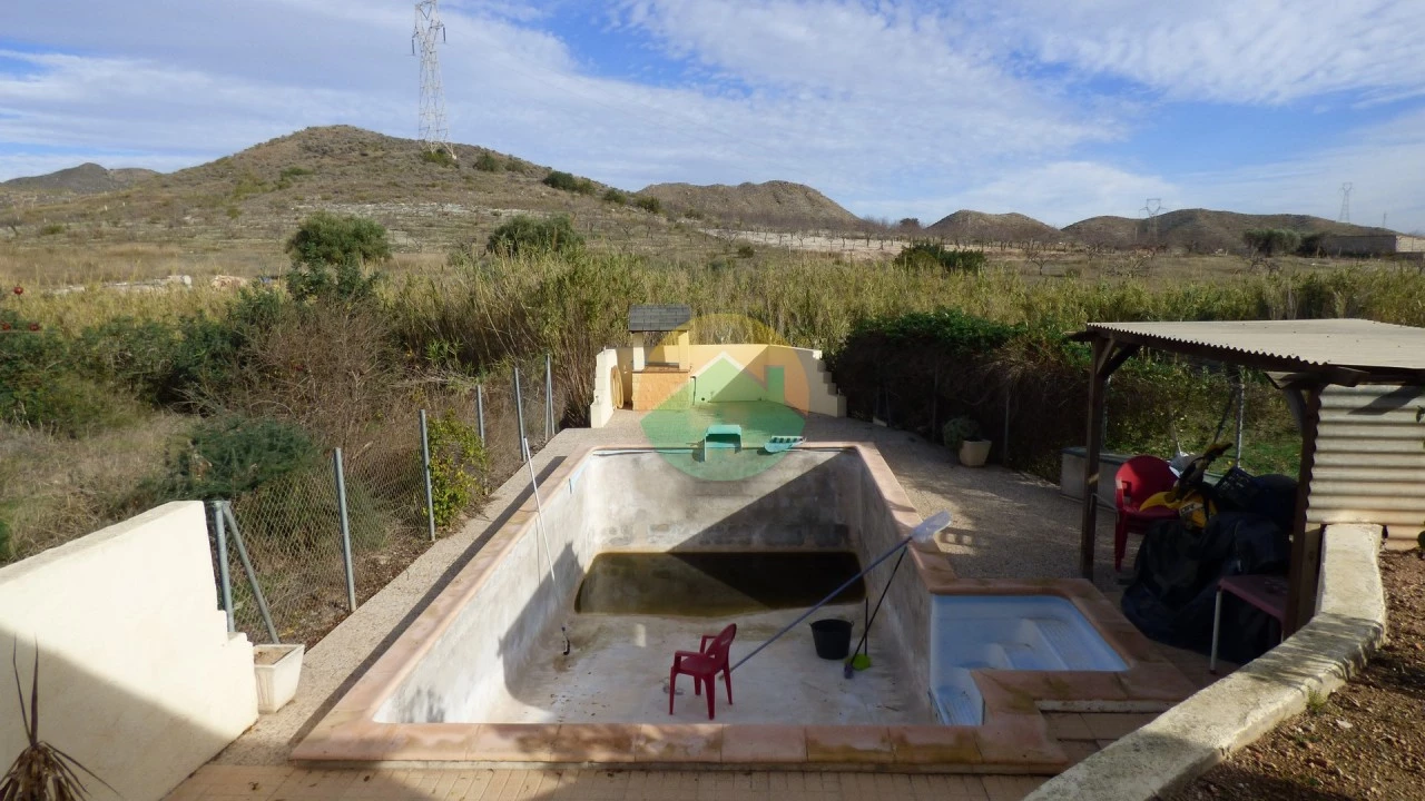 3 Bedroom Country house For sale | TAL04