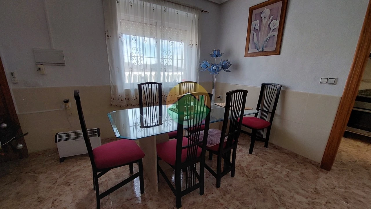 3 Bedroom Country house For sale | TAL04