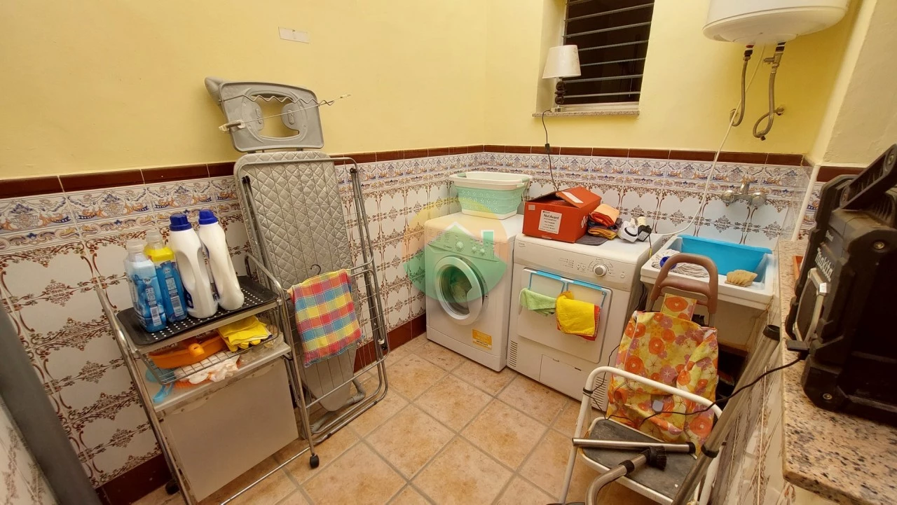 3 Bedroom Country house For sale | TAL04