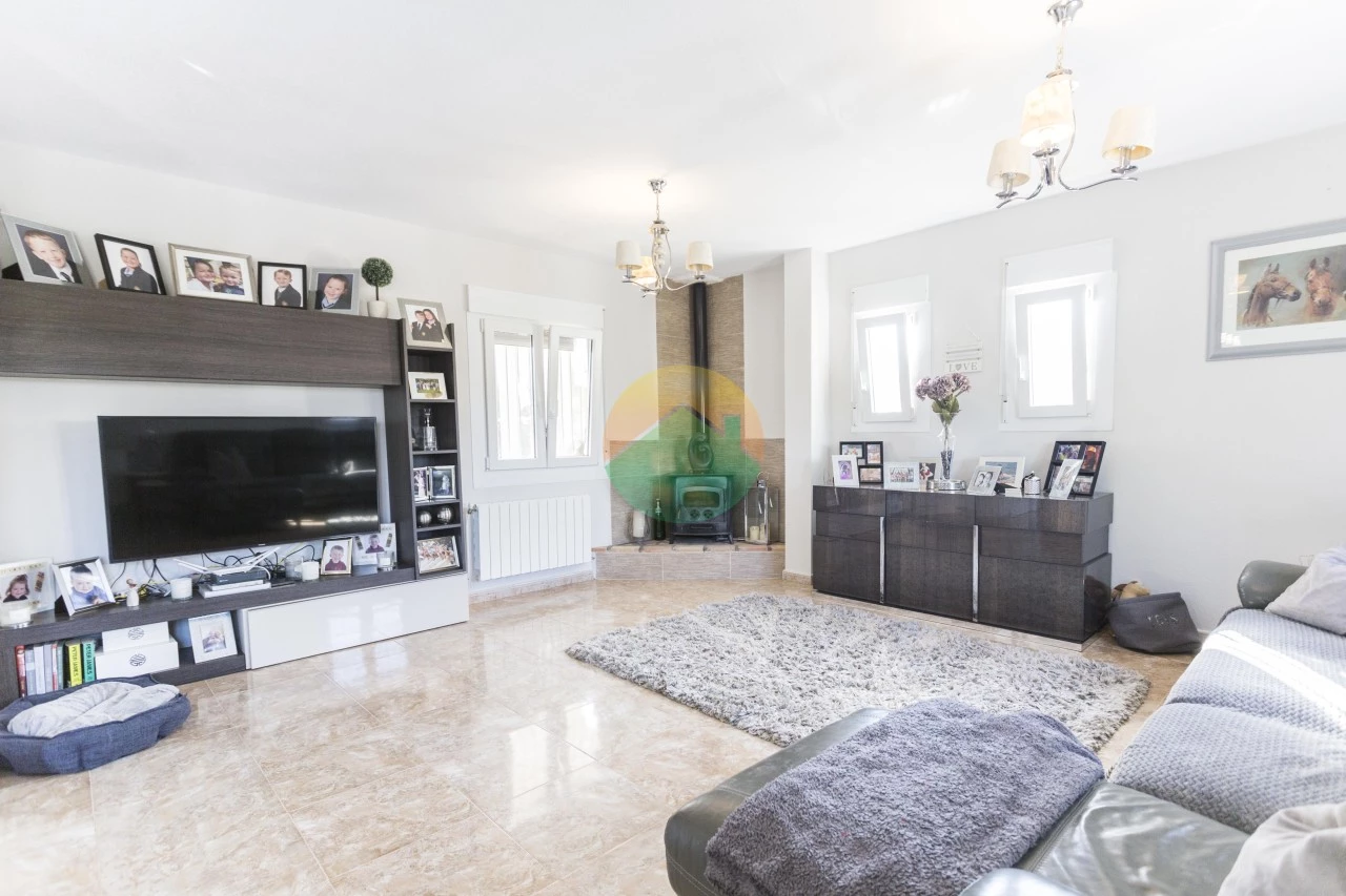 5 Bedroom Country house for Sale | TAL05