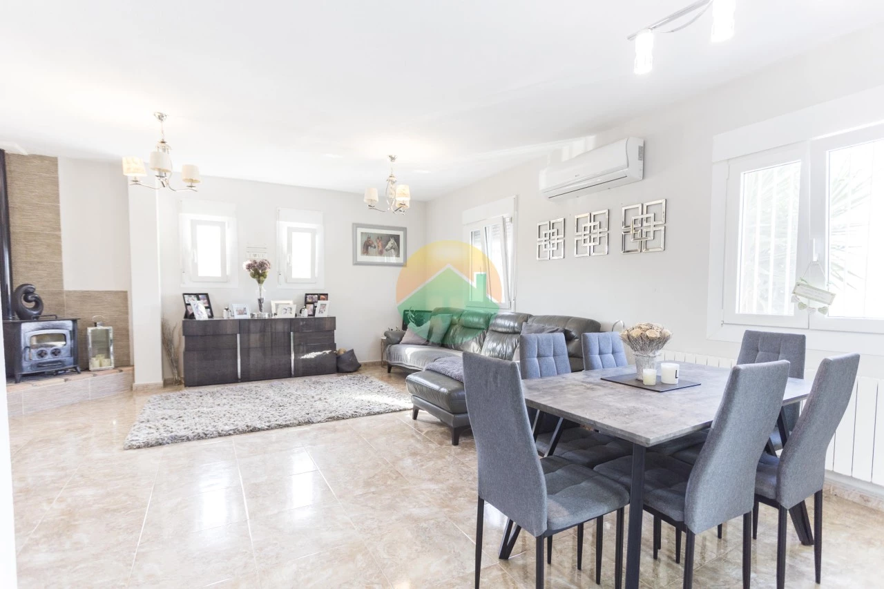 5 Bedroom Country house for Sale | TAL05