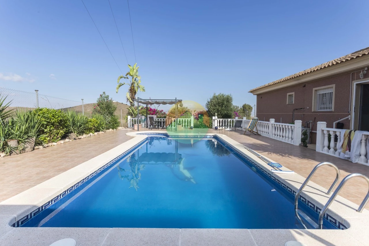 5 Bedroom Country house for Sale | TAL05