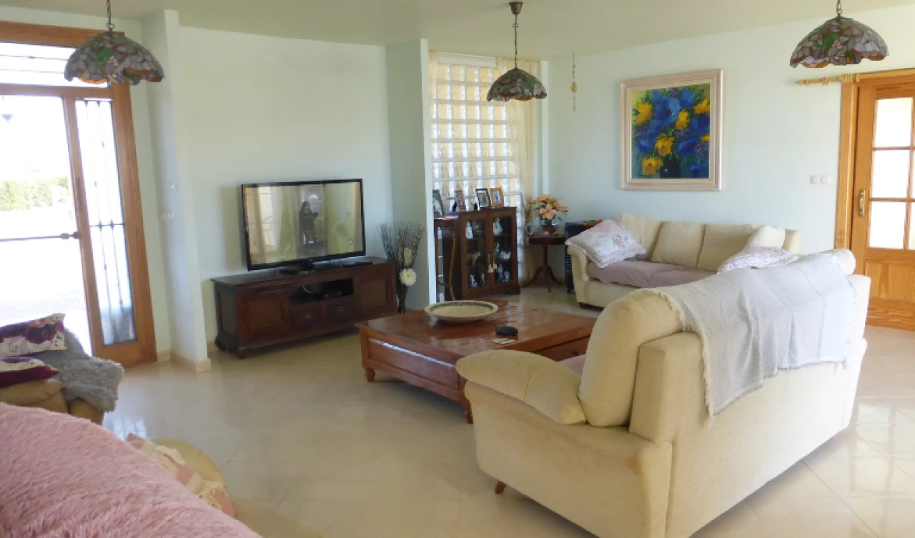 5 Bedroom Finca for Sale | TOT07