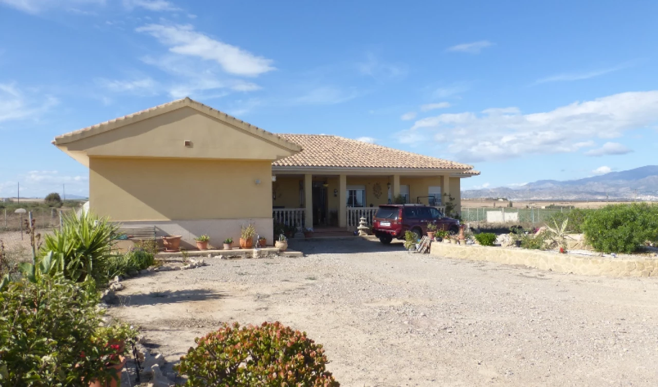 5 Bedroom Finca for Sale | TOT07