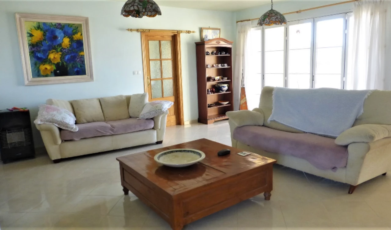 5 Bedroom Finca for Sale | TOT07