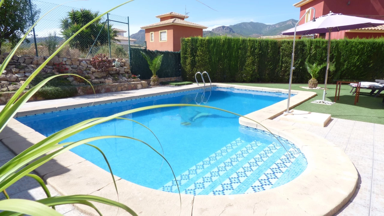 3 Bedroom Detached For Sale | TOT14
