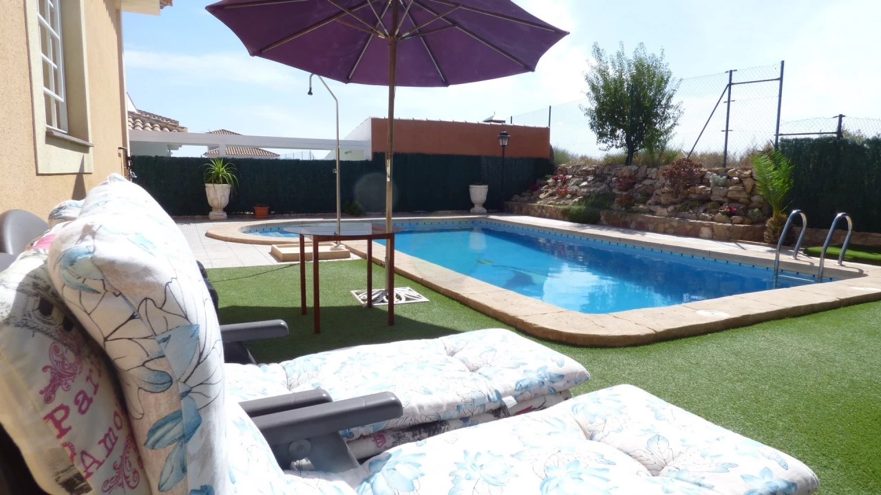 3 Bedroom Detached For Sale | TOT14
