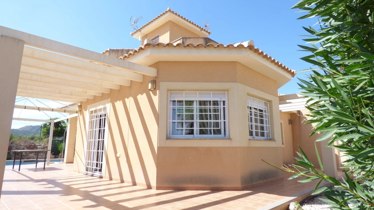 3 Bedroom Detached For Sale | TOT14
